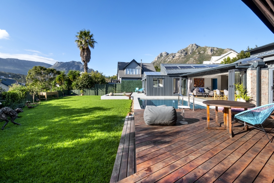 5 Bedroom Property for Sale in Oakhurst Estate Western Cape